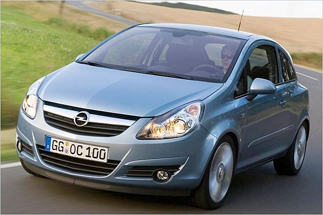 Der Neue hat die vom Astra bekannte Bügelfalte in der Motorhaube