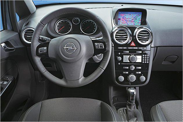 Cockpit: Lustige, runde Luftausströmer dominieren