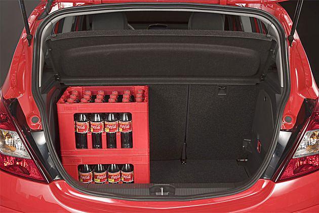 In den Kofferraum bei fünfsitziger Konfiguration passen 285 Liter (VW Polo: 270 Liter)