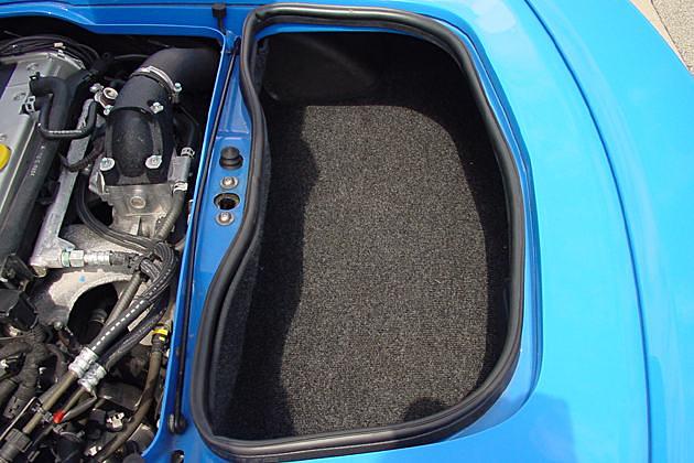206 Liter Volumen hat der Kofferraum. Er liegt hinter dem Motor