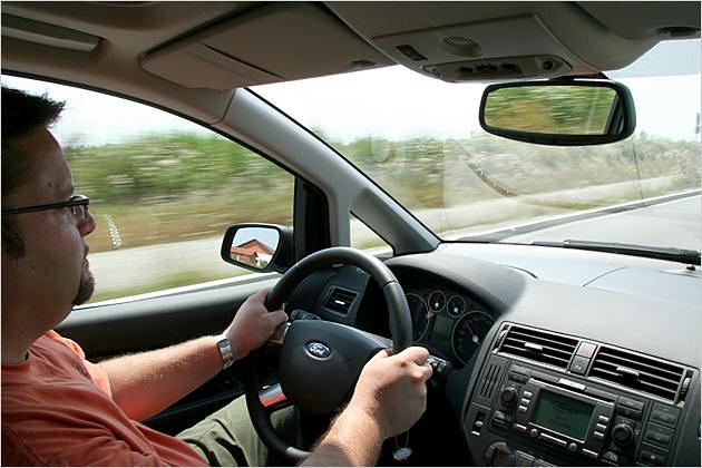 Der C-Max lässt sich zielgenau durch Kurven zirkeln