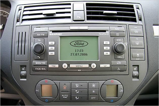 Das Audio-Navi-System mit Monochrom-Display und MP3-fähigem CD-Laufwerk kostet 1.575 Euro