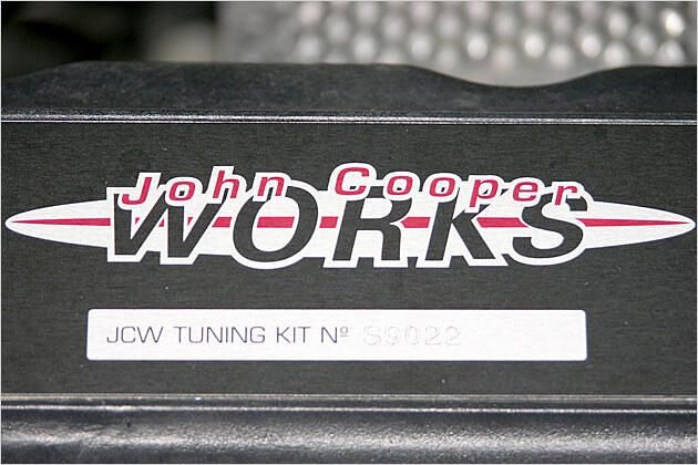 Jeder Tuning-Kit ist im Motorraum nummeriert