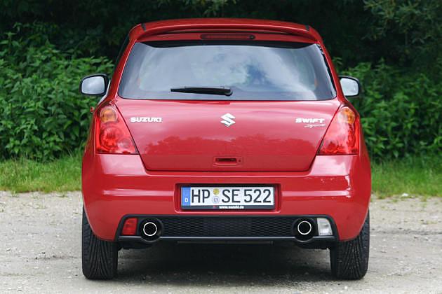 Anders als der herkömmliche Swift hat die Sport-Version zwei Endrohre