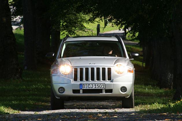 Fühlt sich auf Schotterpisten richtig wohl: Jeep Compass