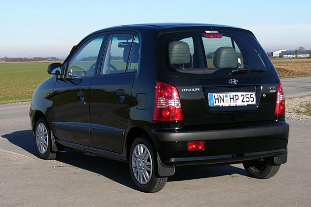 Auf kleinem Fuße: Die Einstiegsvariante steht auf 13-Zoll-Felgen