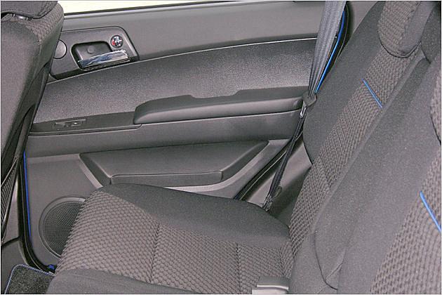 Die Sitze sind robust und haben ein gefällige Design
