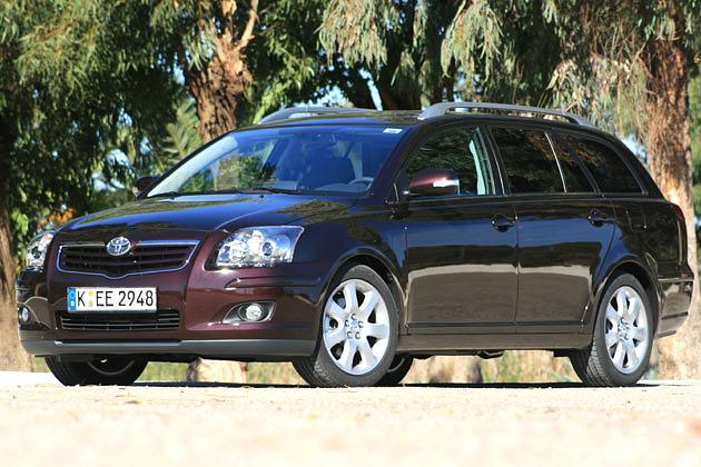 Toyota Avensis Combi: Schicker Lastenträger mit modifiziertem 2007er-Gesicht