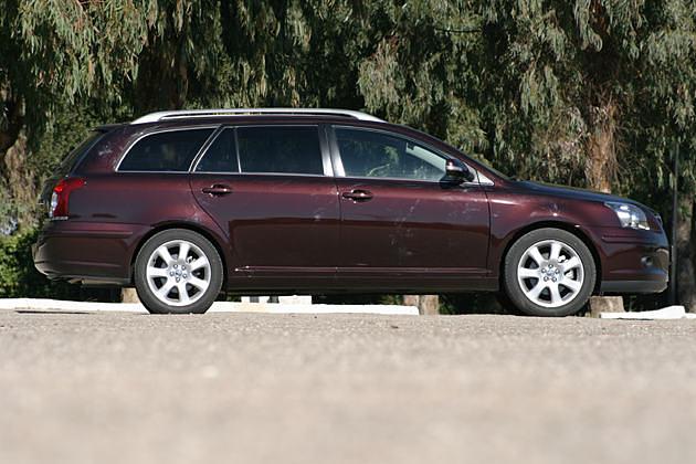 Stattliches Auto: Der Avensis ist 4,72 Meter lang