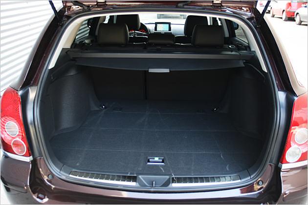 Platz für 520 Liter Gepäck: Der Kofferraum des Avensis Combi