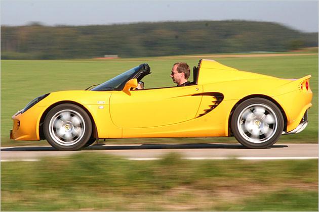 Sieht fast aus wie ein Spielzeug-Roadster: Die Elise ist nur 3,79 Meter lang