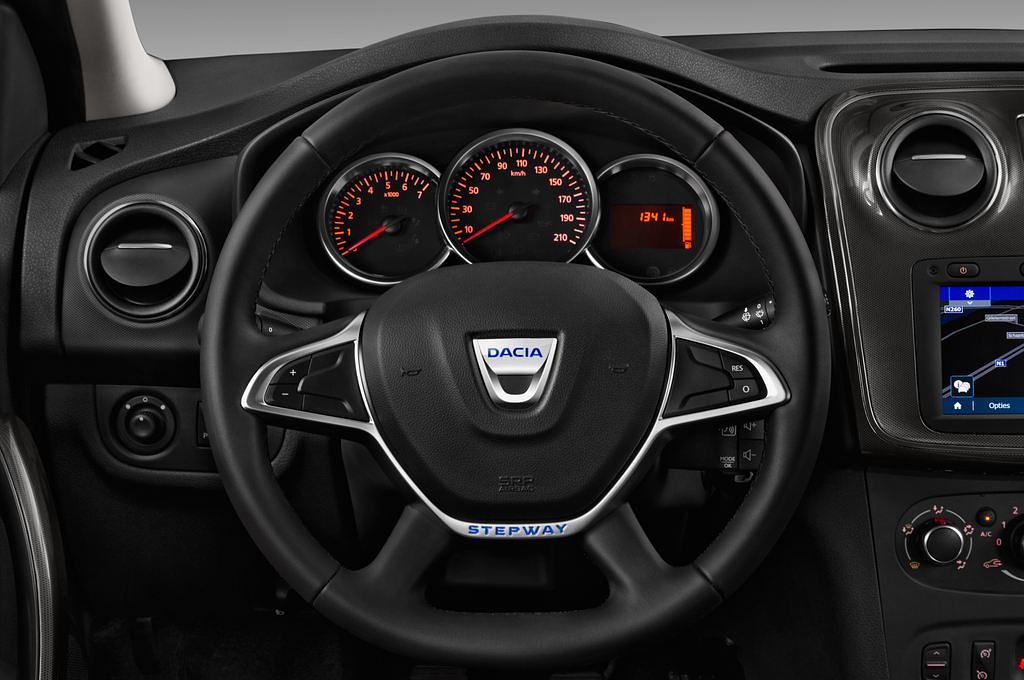 Dacia Sandero (Baujahr 2017) Stepway 5 Türen Lenkrad