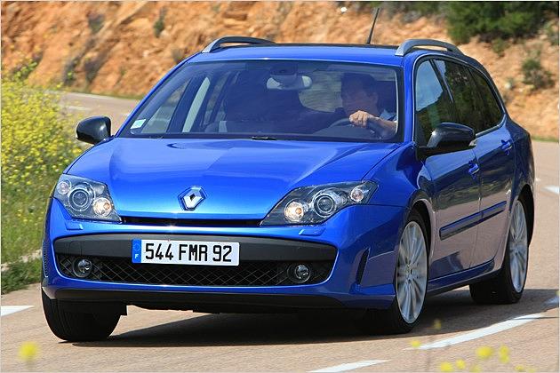 ... und ermöglicht bei forscher Fahrt äußerst hohe Kurvengeschwindigkeiten