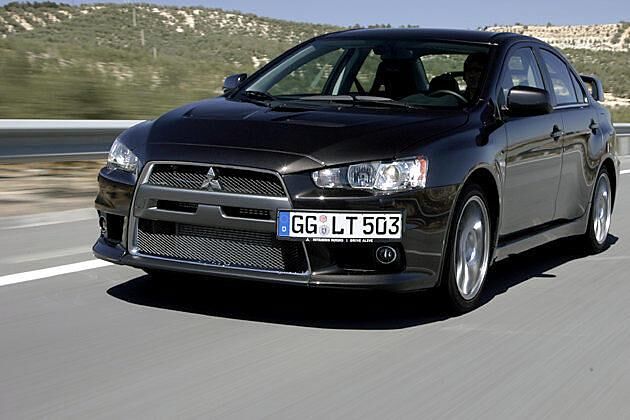 Mit Doppelkupplungsgetriebe SST beschleunigt der neue Evo in 6,3 Sekunden auf Tempo 100