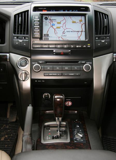 Toyota Land Cruiser V8