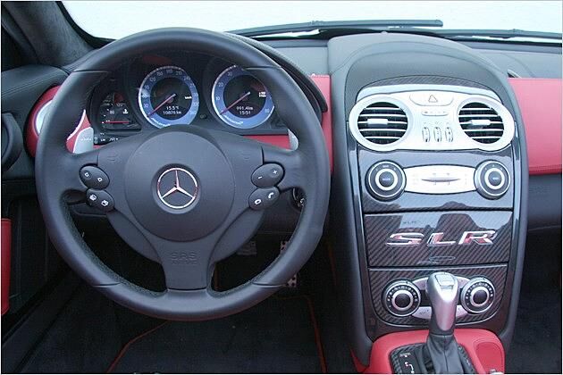 Das Volant des Mercedes SLR McLaren Roadster