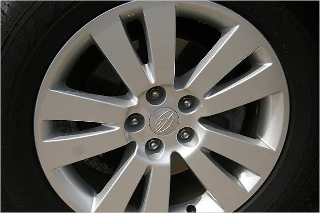 Der Tribeca Exclusive fährt auf 18-Zoll-Leichtmetall-Felgen