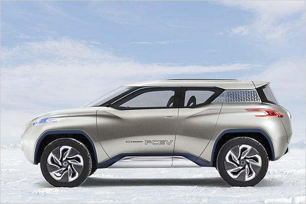 Doch der Aufkleber weist auf das Brennstoffzellensystem hin: FCEV steht für Fuel Cell Electric Vehicle