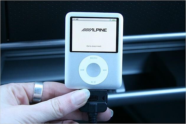 Unerwarteter Luxus: Im Touring-Paket ist ein iPod-Anschluss fürs Radio enthalten