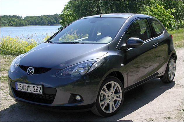 Der neue Mazda 2 Sport ist um 500 Euro billiger als sein fünftüriger Bruder