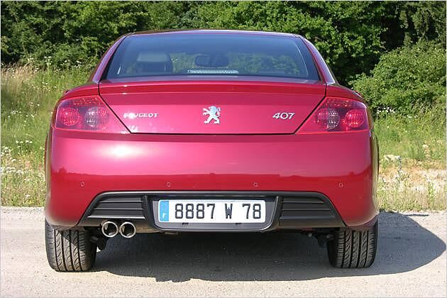 Am Heck hat das Coupé mit dem Topdiesel eine Art Diffusor