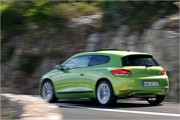 Fahrfreude: Auch ohne DCC und bei hohem Tempo gibt sich der Scirocco erstaunlich neutral
