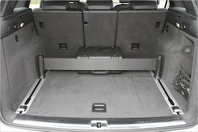 Tiefe Höhle: Der Laderaum fasst 540 Liter. Das optionale Trennsystem fixiert die Ladung