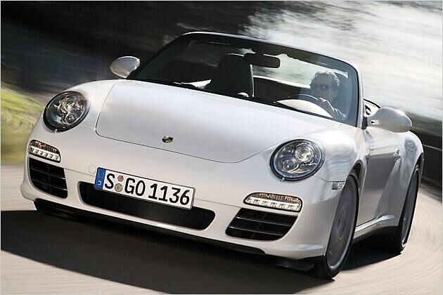 Ebenfalls geliftet: Das Carrera 4 Cabrio kommt zeitgleich mit den Coupé-Versionen