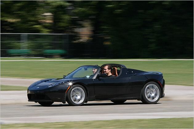 Vom Tesla Roadster kommen erstmal 250 Fahrzeuge einer speziellen "Signature Edition" nach Europa