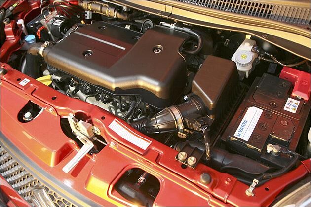 Unter der Motorhaube arbeitet ein Diesel mit 1,3 Liter Hubraum und 75 PS Leistung
