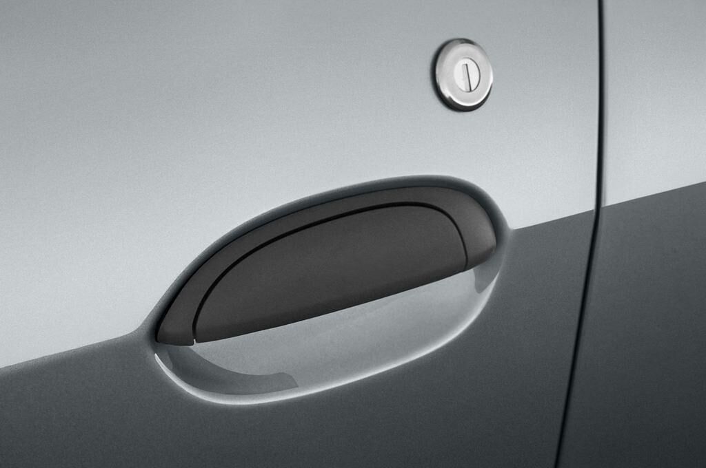 Dacia Logan (Baujahr 2010) AMBIANCE 4 Türen Türgriff