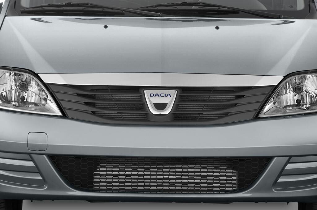Dacia Logan (Baujahr 2010) AMBIANCE 4 Türen Kühlergrill und Scheinwerfer