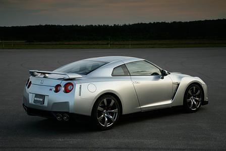 Nissan GT-R