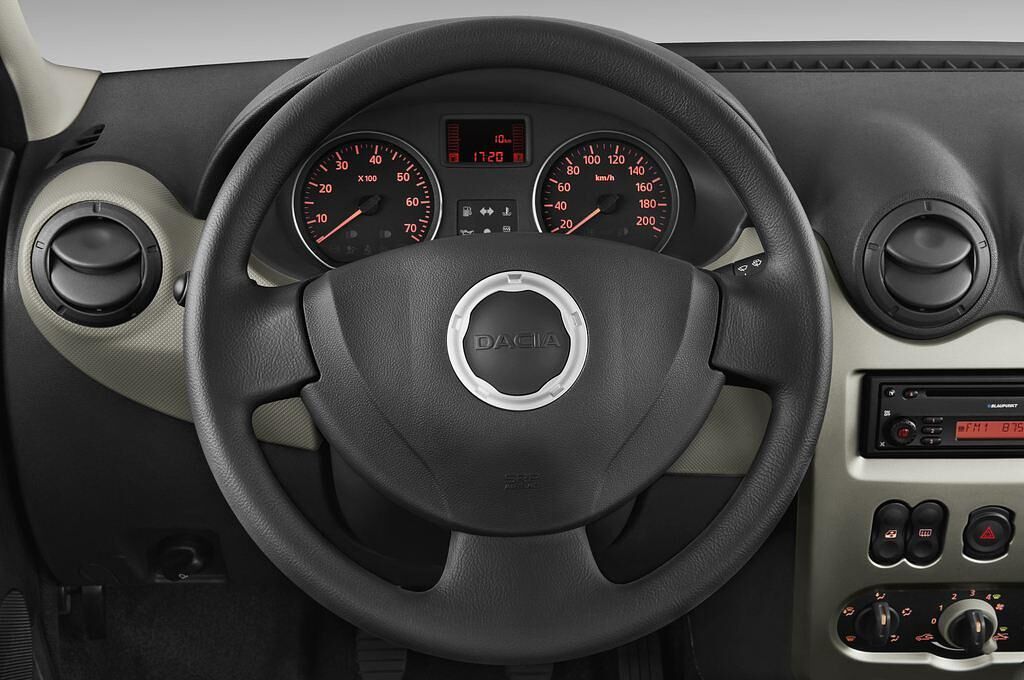 Dacia Logan (Baujahr 2010) AMBIANCE 4 Türen Lenkrad