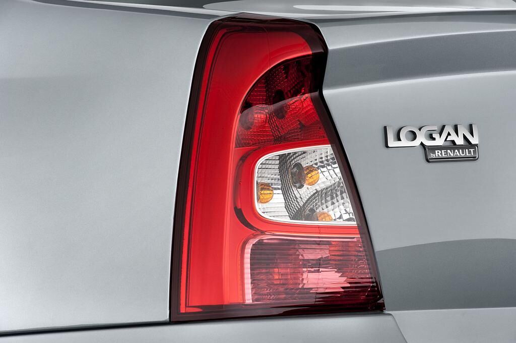 Dacia Logan (Baujahr 2010) AMBIANCE 4 Türen Rücklicht