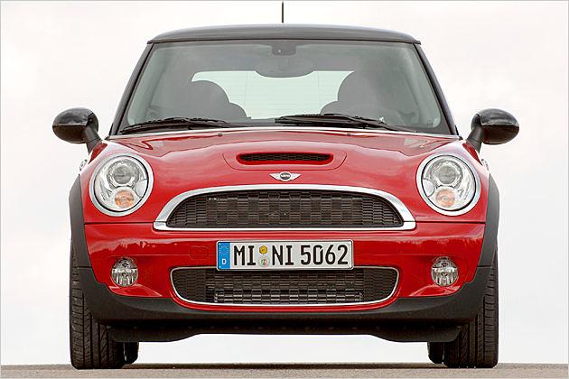 Das Lachen ist ihm nicht vergangen: Die sympathische Front des neuen Minis