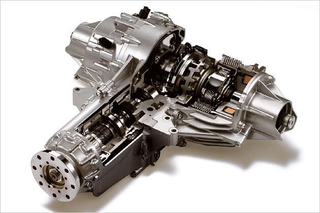 Dieser komplizierte Mechanismus ist für die Kraftverteilung an der Hinterachse zuständig