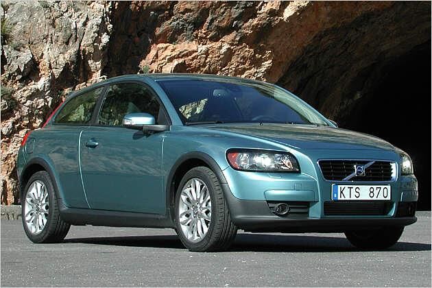 Die Vorderansicht ähnelt den Modellen S40 und V50