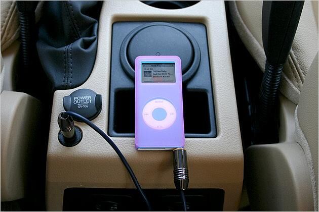 Der iPod gehört nicht zum Serienumfang, der Anschluss allerdings schon