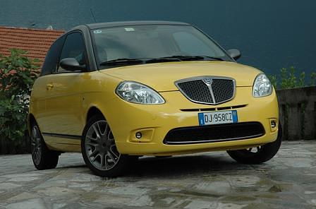 Lancia Ypsilon Sport Momo Design