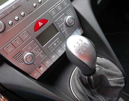 Lancia Ypsilon Sport Momo Design