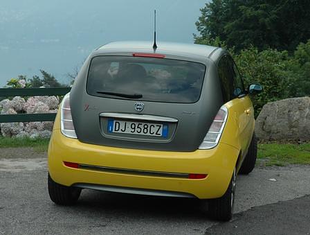 Lancia Ypsilon Sport Momo Design
