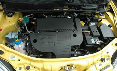 Lancia Ypsilon Sport Momo Design