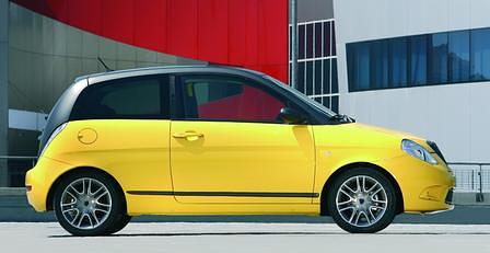 Lancia Ypsilon Sport Momo Design