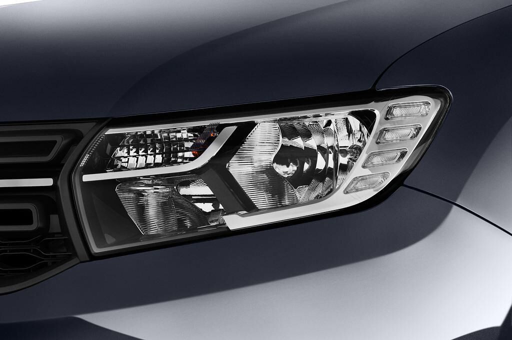 Dacia Logan MCV (Baujahr 2017) Laureate 5 Türen Scheinwerfer