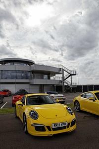 Porsche Assistenzsysteme - Renntechnik mit Straßenzulassung
