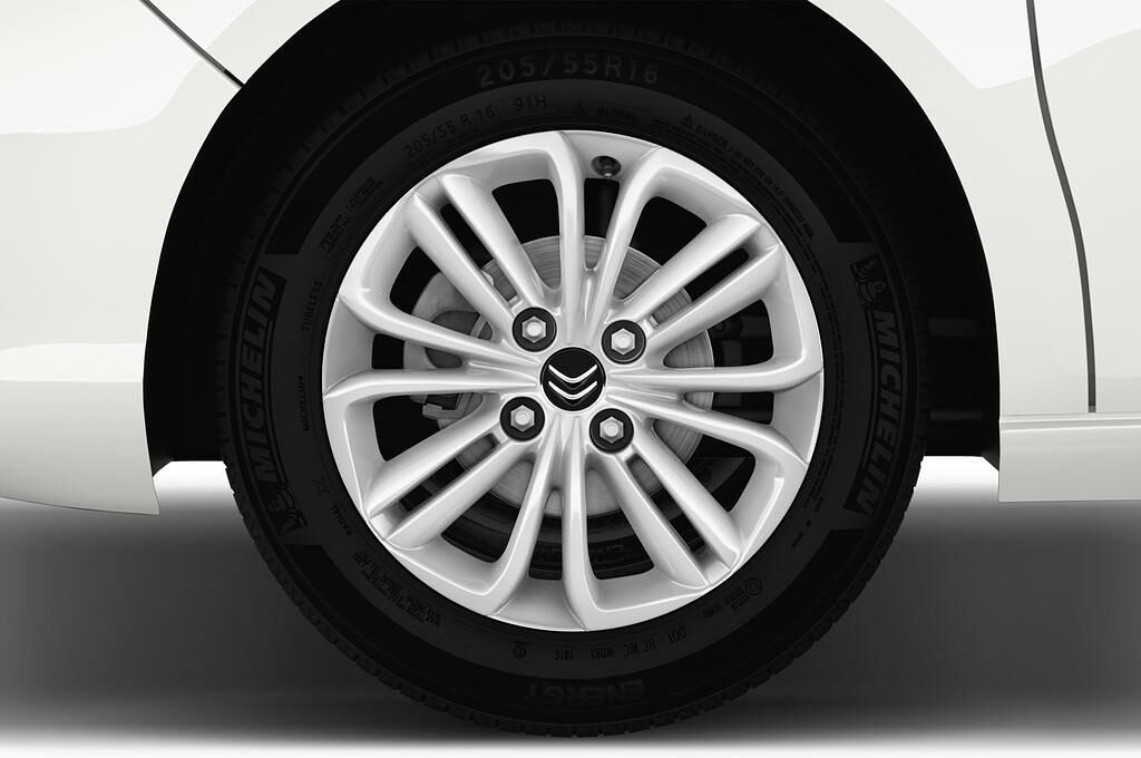 Citroen C4 (Baujahr 2016) Feel 5 Türen Reifen und Felge