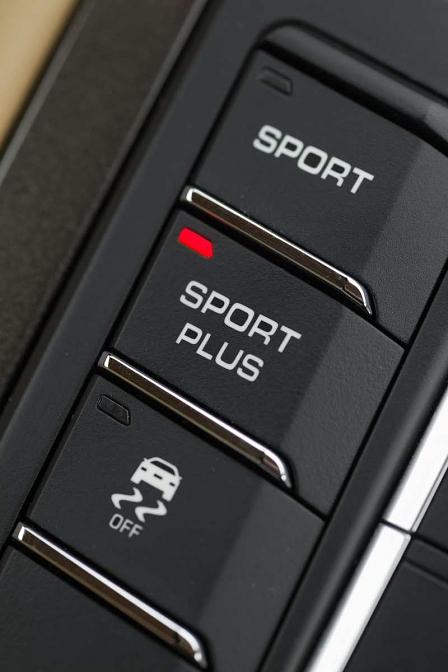 Bevor der Sport-Plus-Modus aktiviert wird, sollte vorher ein wenig Fahren geübt werden.