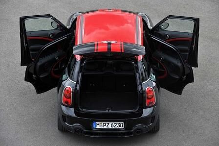 Der Mini John Cooper Works Countryman ist ein Viertürer mit Vierradantrieb.