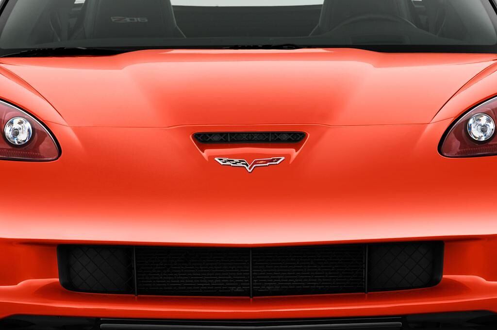 Chevrolet Corvette (Baujahr 2012) Z06 2 Türen Kühlergrill und Scheinwerfer